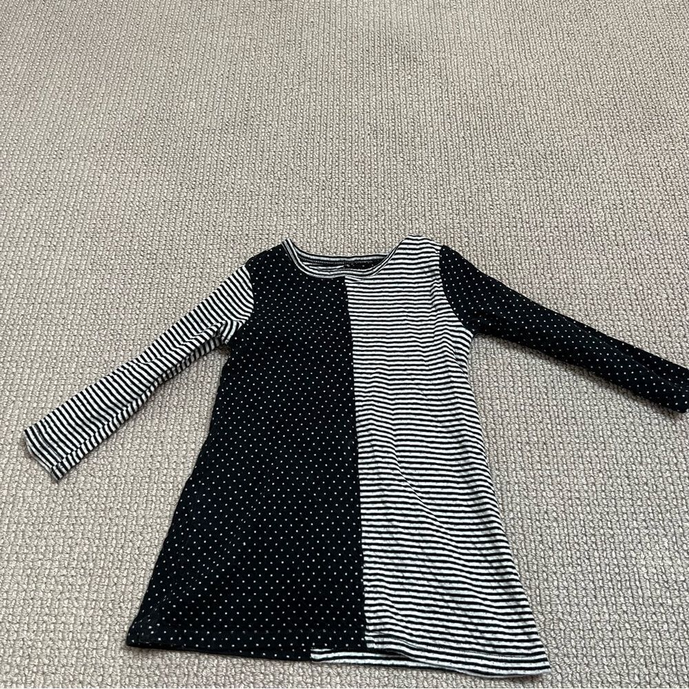 Harper Canyon Black and White Thicker Dot and Stripe Long Sleeve Dress - 18 m
